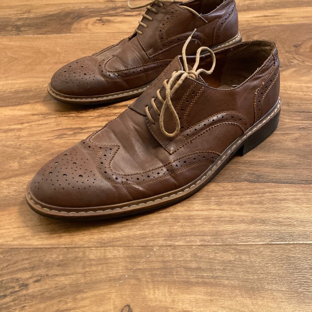 Perry Ellis wingtips - Picture 2 of 16